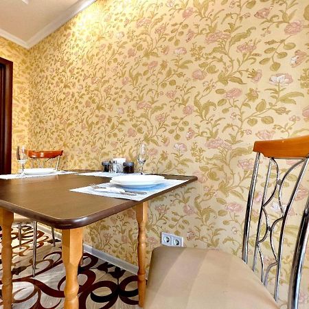 ApartPoltava ДВОКІМНАТНІ апартаменти в центрі Полтави Екстер'єр фото