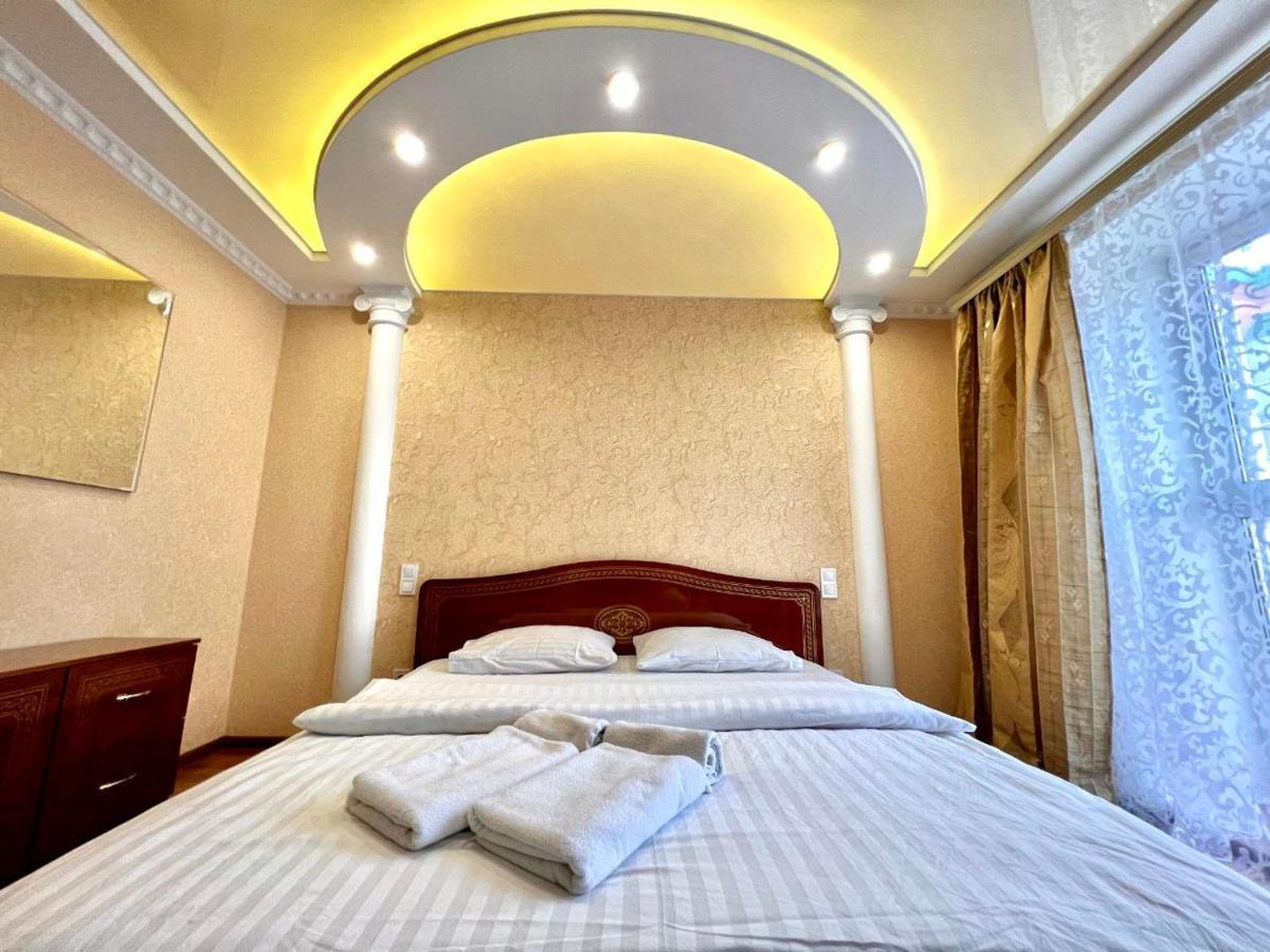 ApartPoltava ДВОКІМНАТНІ апартаменти в центрі Полтави Екстер'єр фото