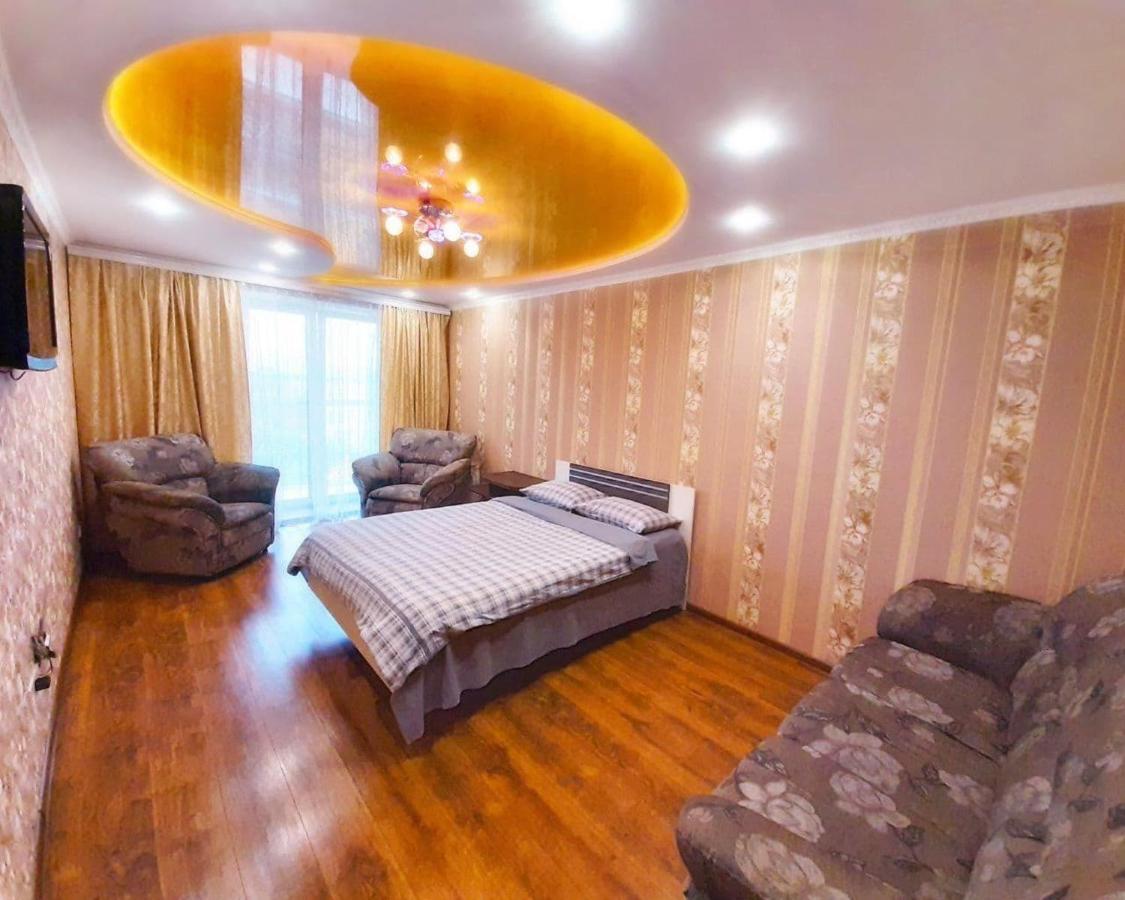 ApartPoltava ДВОКІМНАТНІ апартаменти в центрі Полтави Екстер'єр фото