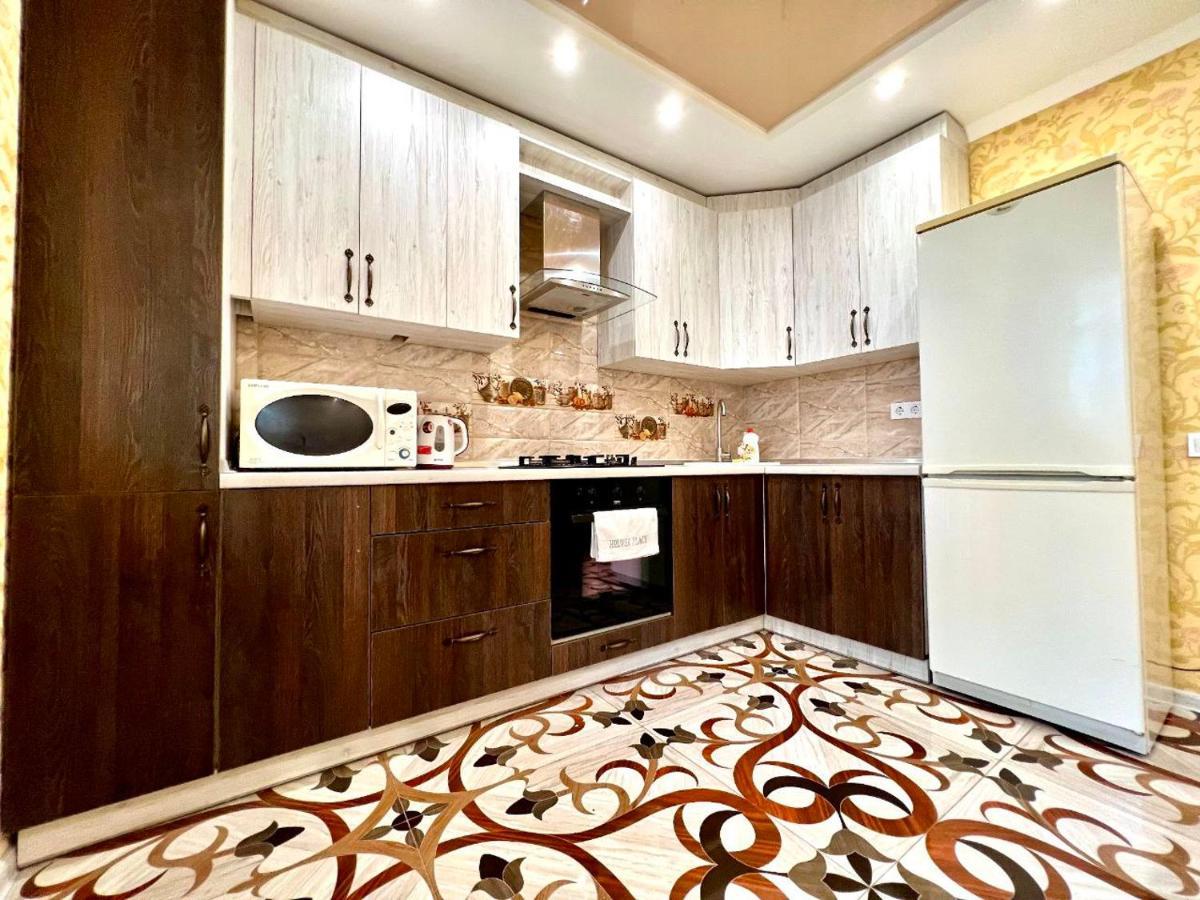 ApartPoltava ДВОКІМНАТНІ апартаменти в центрі Полтави Екстер'єр фото