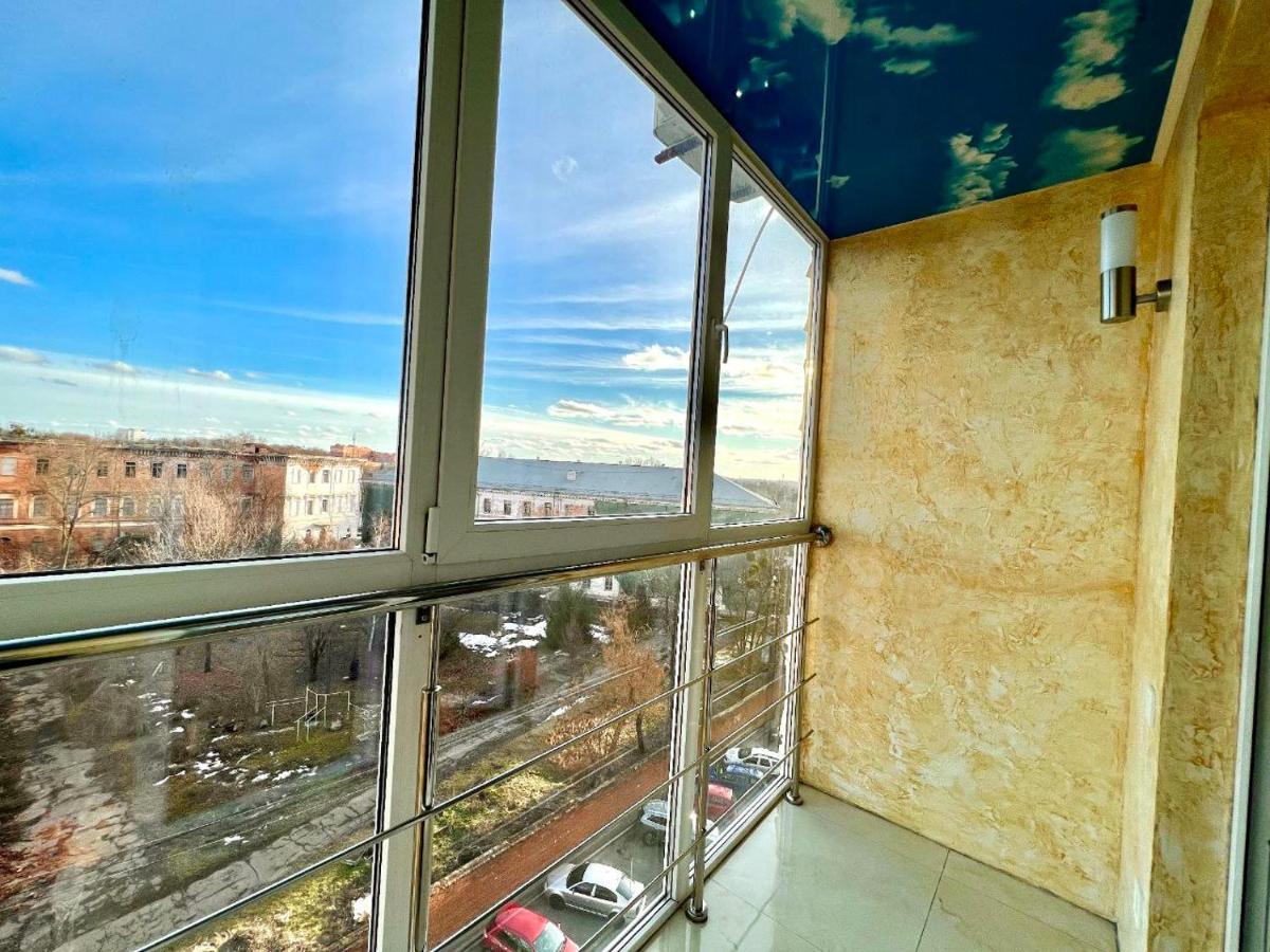 ApartPoltava ДВОКІМНАТНІ апартаменти в центрі Полтави Екстер'єр фото
